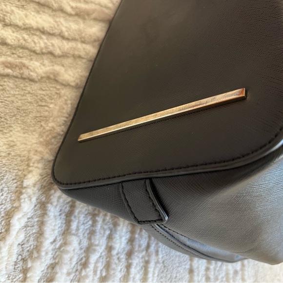 Tory Burch Robinson Dome w/ Multiple Comparments - Picture 5 of 12